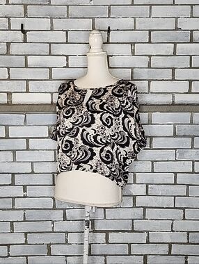 Postella Anthropologie Short Sleeve Floral Silk Crop Top Small Black & Ivory